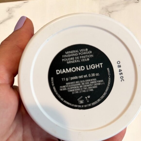 bareMinerals New Mineral Veil Finishing Powder Foundation Diamond Light Sealed - Picture 6 of 6